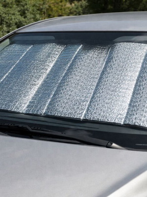 Car Sunshade Reflective Windshield Curtain with Suction Cup 130x60cm new