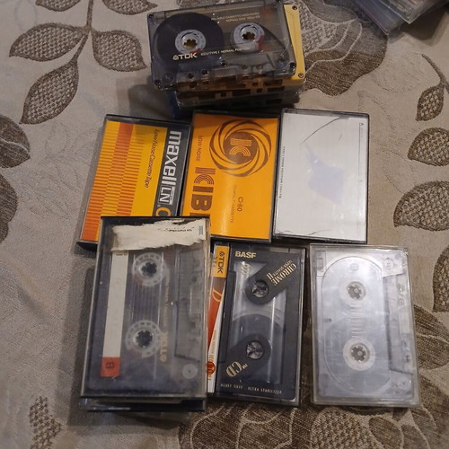 Greek music cassette tapes used, pack of 40