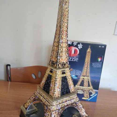 3D Puzzle Eiffel Tower 226 Pieces like new with Base Lighting