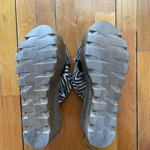 Keep Fred summer slippers like new, size 39