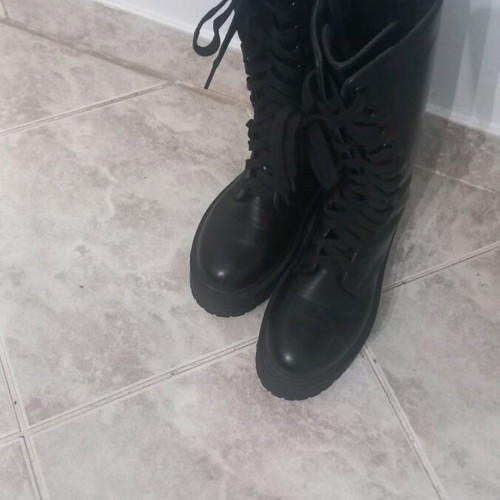 Women's black boots size 36 like new