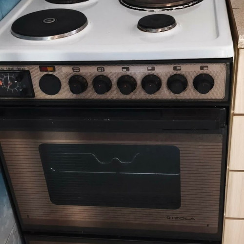 Izola electric stove used