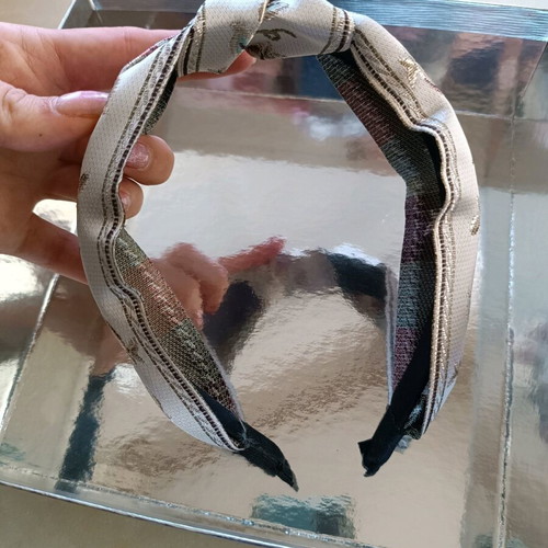Hairband like new with embossed floral embroidered design