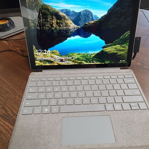 FOR A FEW DAYS Surface Pro i7, 256Gb