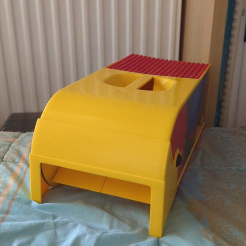 Duplo Red Brick Lego 6840 Parrot Vacuum used 1991