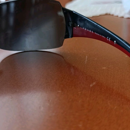 Prada sunglasses like new