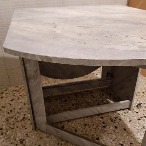 Extendable wooden table used, adjustable size