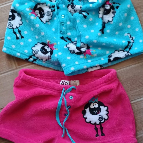 Set of 2 fleece shorts for girls, size XS, new, multicolor pink