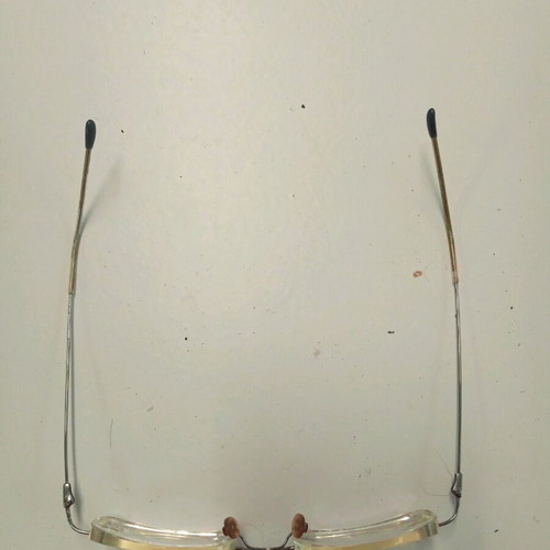 Wire glasses frame used, silver color