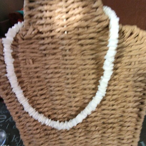 Necklaces natural white shell set of 3 like new