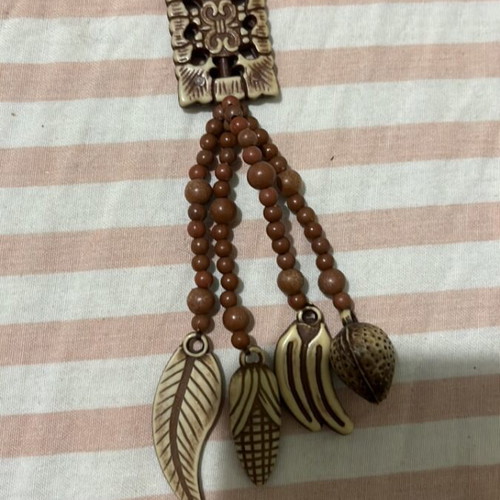 Necklace with wooden brown beads new
