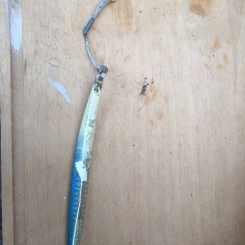Fishing tools used, double hook with lead and artificial bait