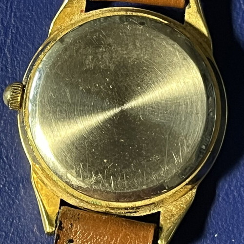 Lot of 4 vintage wristwatches used for repair or parts