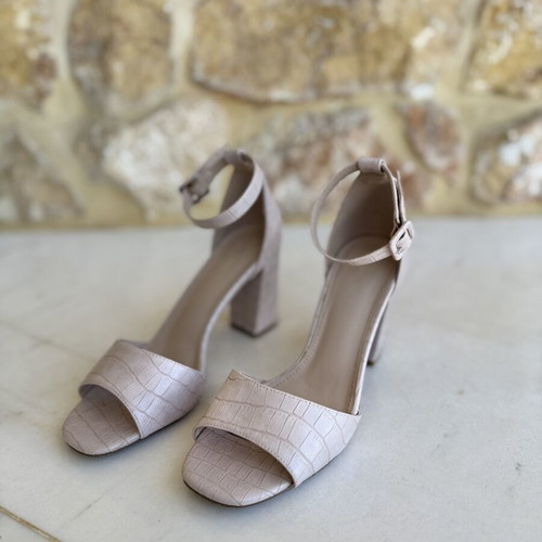Beige Croco sandals size 40 with 8cm block heels like new
