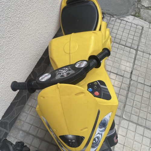 Children's Motorbikes like new, set of two