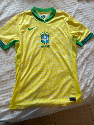 Brazil jersey like new, authentic, size S