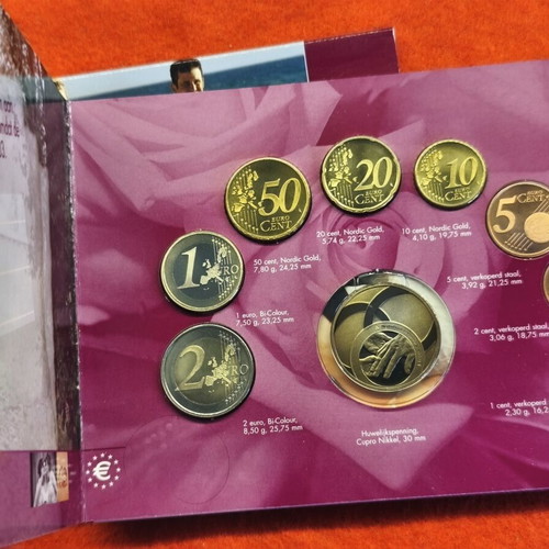 Official Dutch 2003 Wedding Euro Coin Set with Medal, new