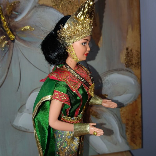 Barbie Dolls of the World Thai doll with stand