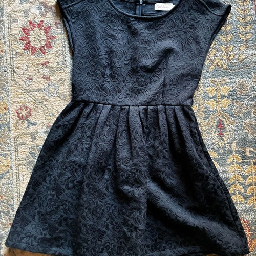 Black brocade dress Dahlia size S-M like new