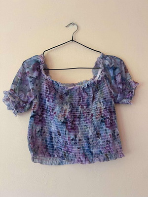 A-Style Purple Elastic Short Top with Sleeves XS/S, like new