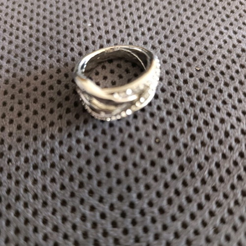 Silver ring like new, does not tarnish 2.1
