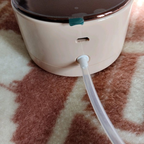 Lorelli breast pump used with Medela 150ml bottles