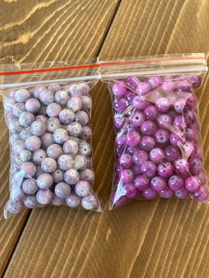 Bead pack like new, lilac and fuchsia colors