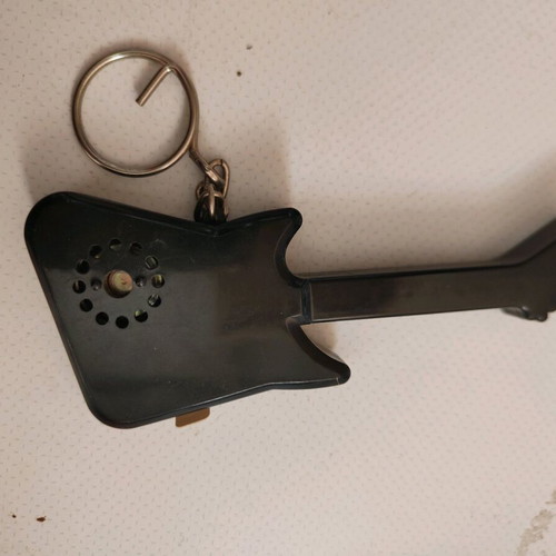 Vintage guitar keychain 1990 unused