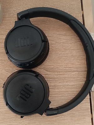 JBL ακουστικά μεταχειρισμένα, ασύρματα, χρήζουν αλλαγή μαξιλαράκια