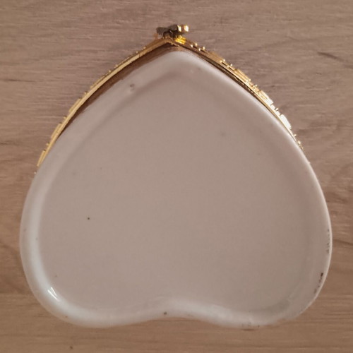 Small decorative jewelry box like new
