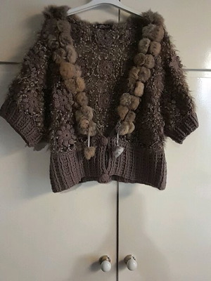 Handmade wool cardigan with fur and gold thread, new, one size brown