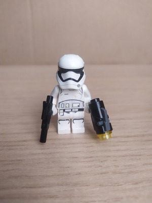 Lego Star Wars First Order Stormtrooper minifigure used with two blasters