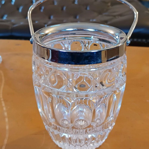 Vintage heavy crystal ice bucket with metal handle like new