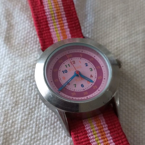 Scene kids children's watch like new, red