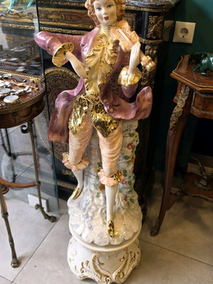 Capodimonte porcelain figurine "The Musician" like new, 109 cm