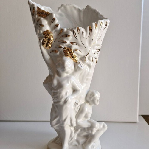 Porcelain vase Made in Italy like new