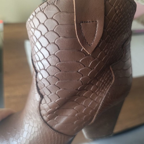 Sante leather ankle boots with snake/croc effect, size 38, brown