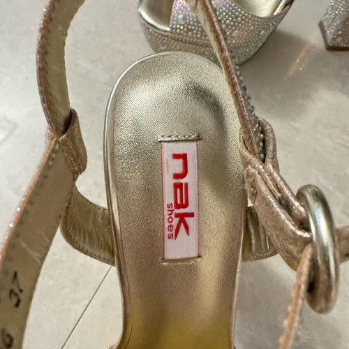 Nak sandals full of rhinestones new, gold, size 37, 14 cm heel