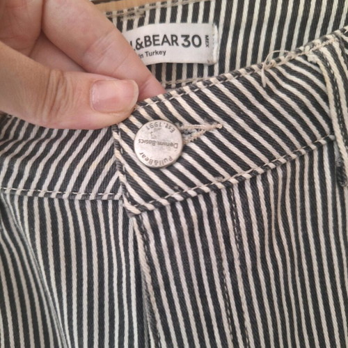 Cropped denim stripped jeans Pull & Bear size L 40 like new, black and white