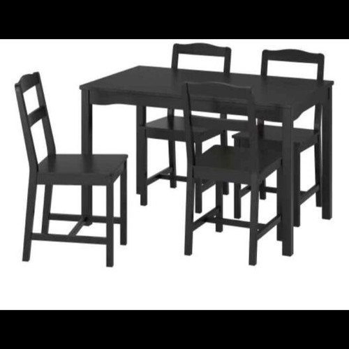 Kitchen table like new without chairs