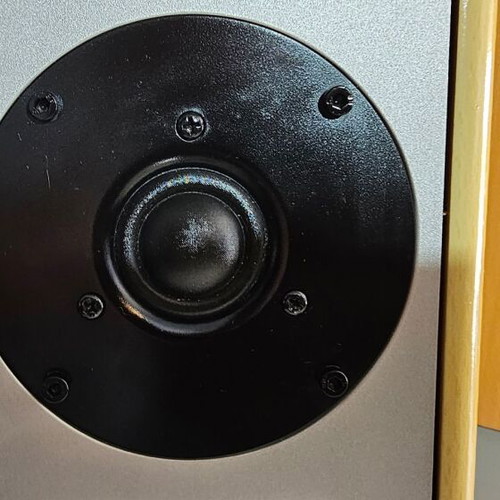 Audioline Cherry 141 GR Bookshelf Speakers like new, 3 way bass reflex