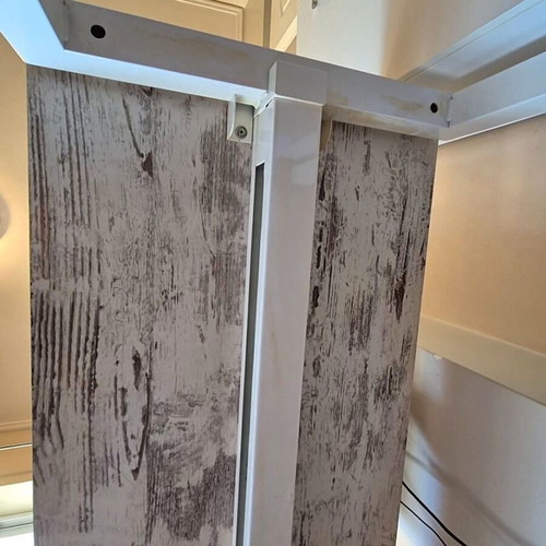 Desk 1.60x0.60m with white metal frame and decape surface
