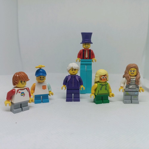 Lego set 6 figures like new, kids, grandma, stilt walker, makeup artist