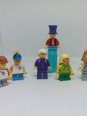 Lego set 6 figures like new, kids, grandma, stilt walker, makeup artist