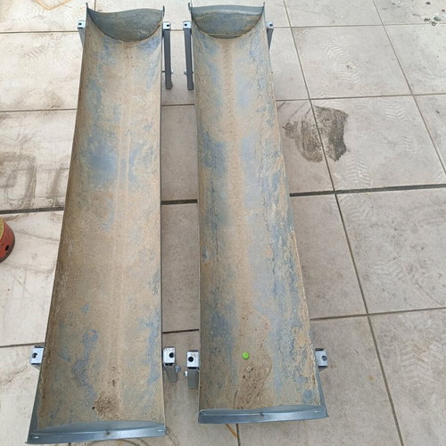 Metal galvanized animal feeders like new, set of 2