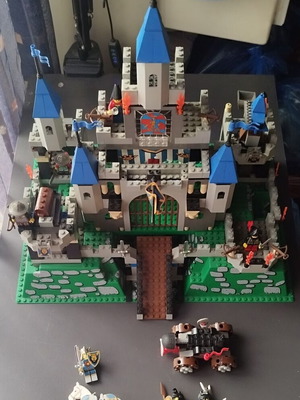 Lego 6098 King Leo's Castle μεταχειρισμένο σε καλή κατάσταση