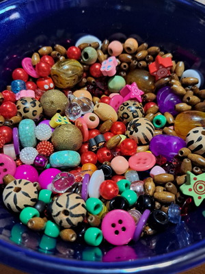 Beads set like new, 200g mixed wood, glass, mineral, acrylic, metal