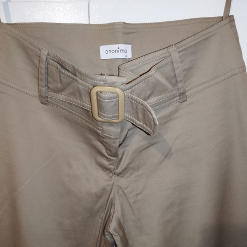 Anonima Capri Pants Large like new, light chocolate color