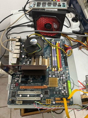 Gigabyte EP45-DS3 with Intel Core2 E8500 and 2x1GB DDR2 800 used set