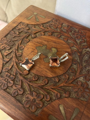 Earrings with semi-precious stones like new, excellent condition